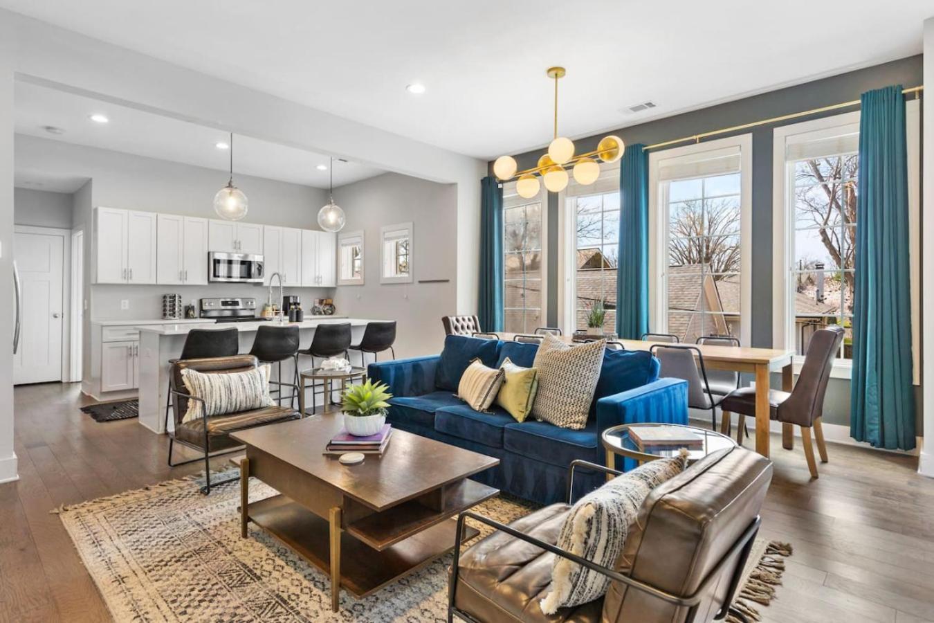 Holiday home Modern Bliss With Garage By 12 South Restaurants And 2 Miles Broadway *