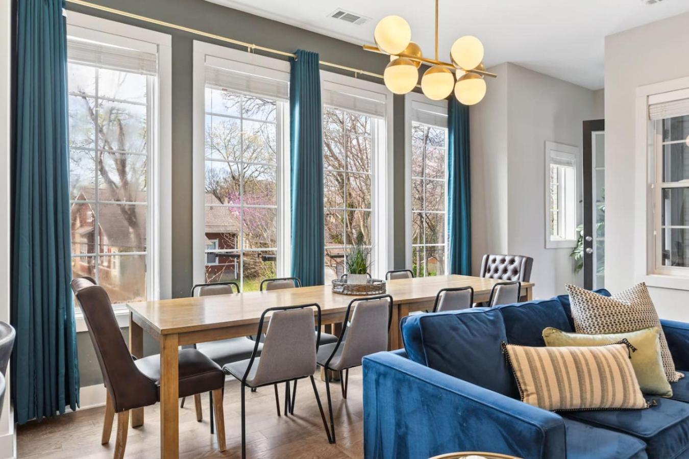 Modern Bliss With Garage By 12 South Restaurants And 2 Miles Broadway Holiday home Nashville