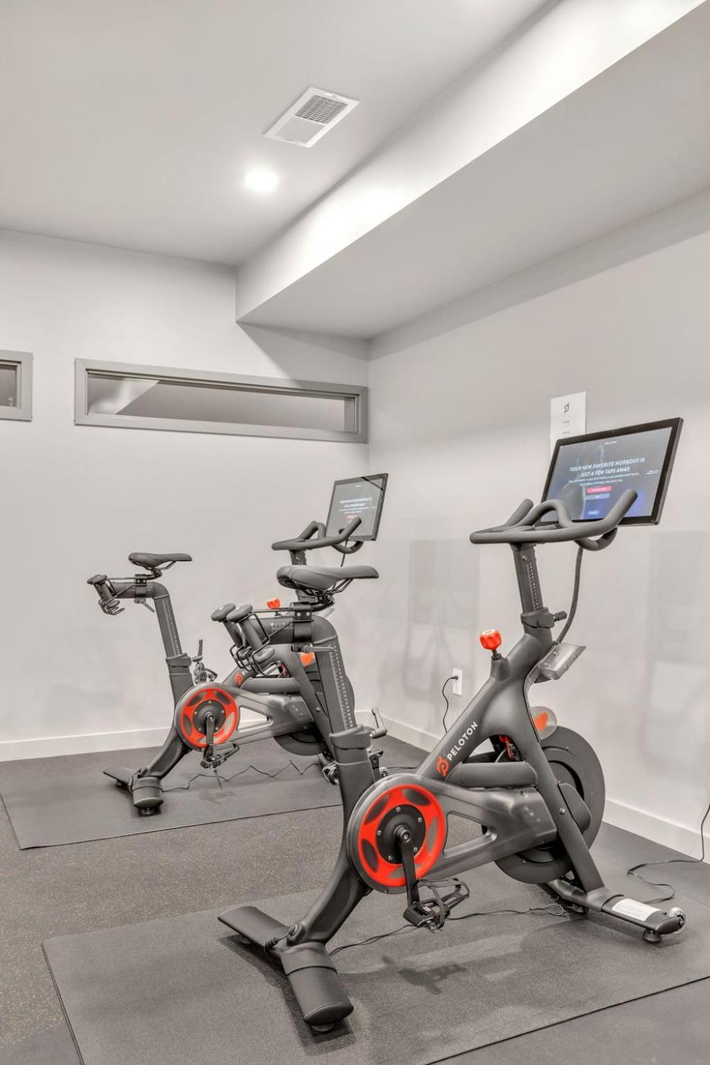 Grand Ole In Downtown Nashville, Walk To Broadway, Parking, Pool, Gym Apartment *