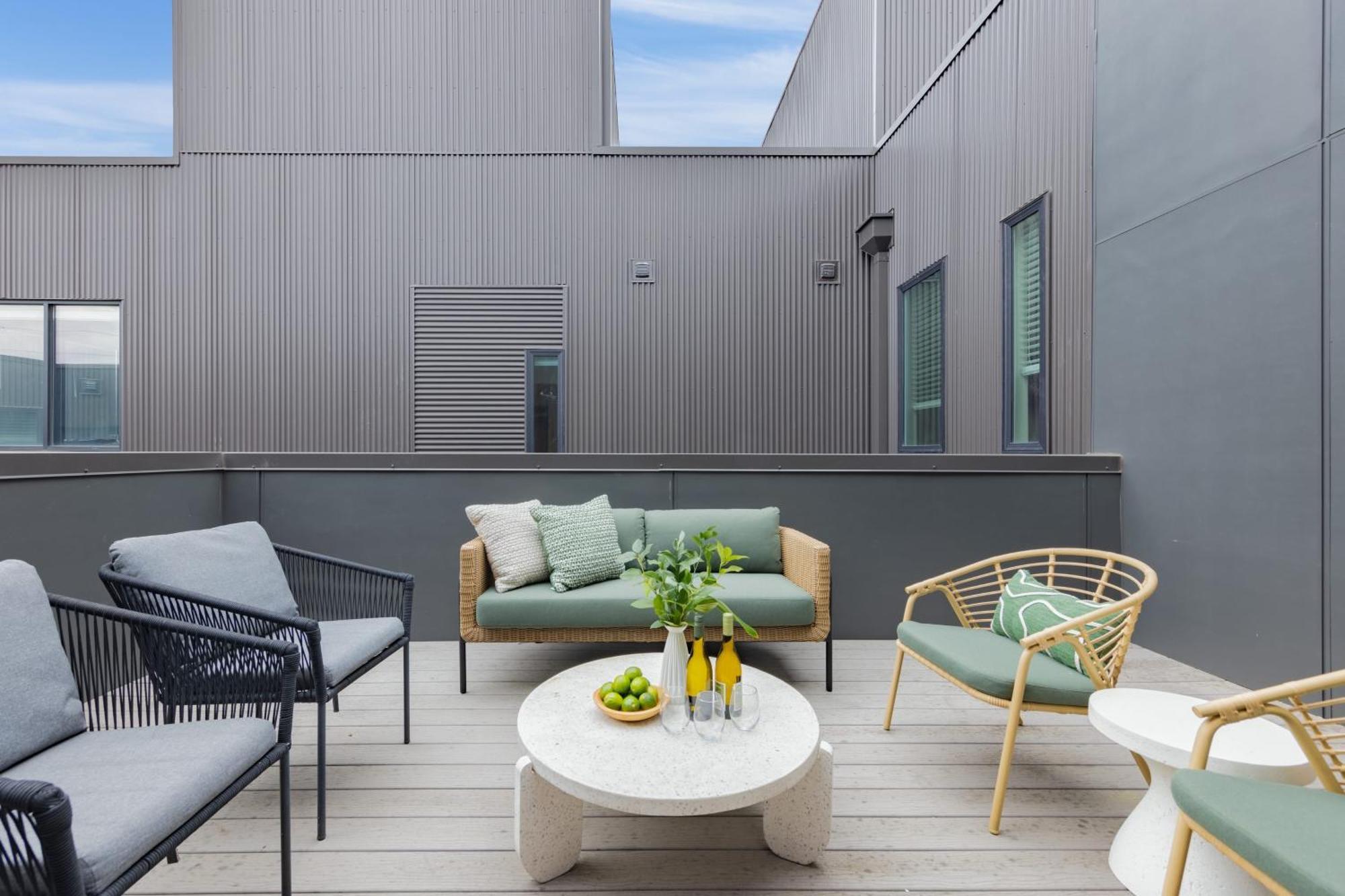 Sleeps 24 2 Units Near Dt Outrider By Avantstay *