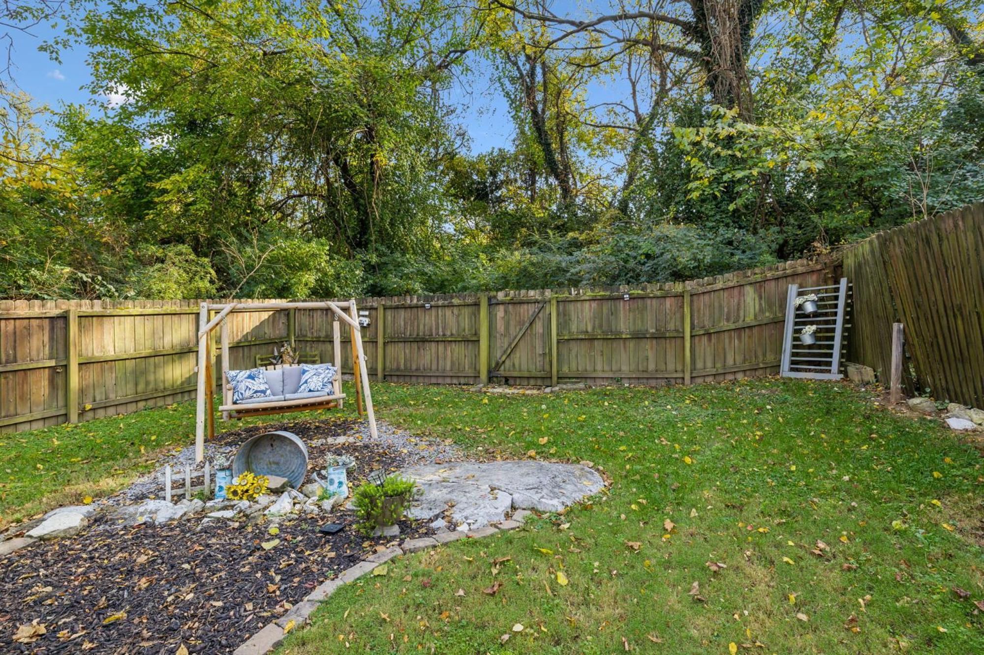 East Sweetie Near To Downtown 2 Bed 2 Bath With Fenced Yard 30 Or Days By Skyrun Nashville
