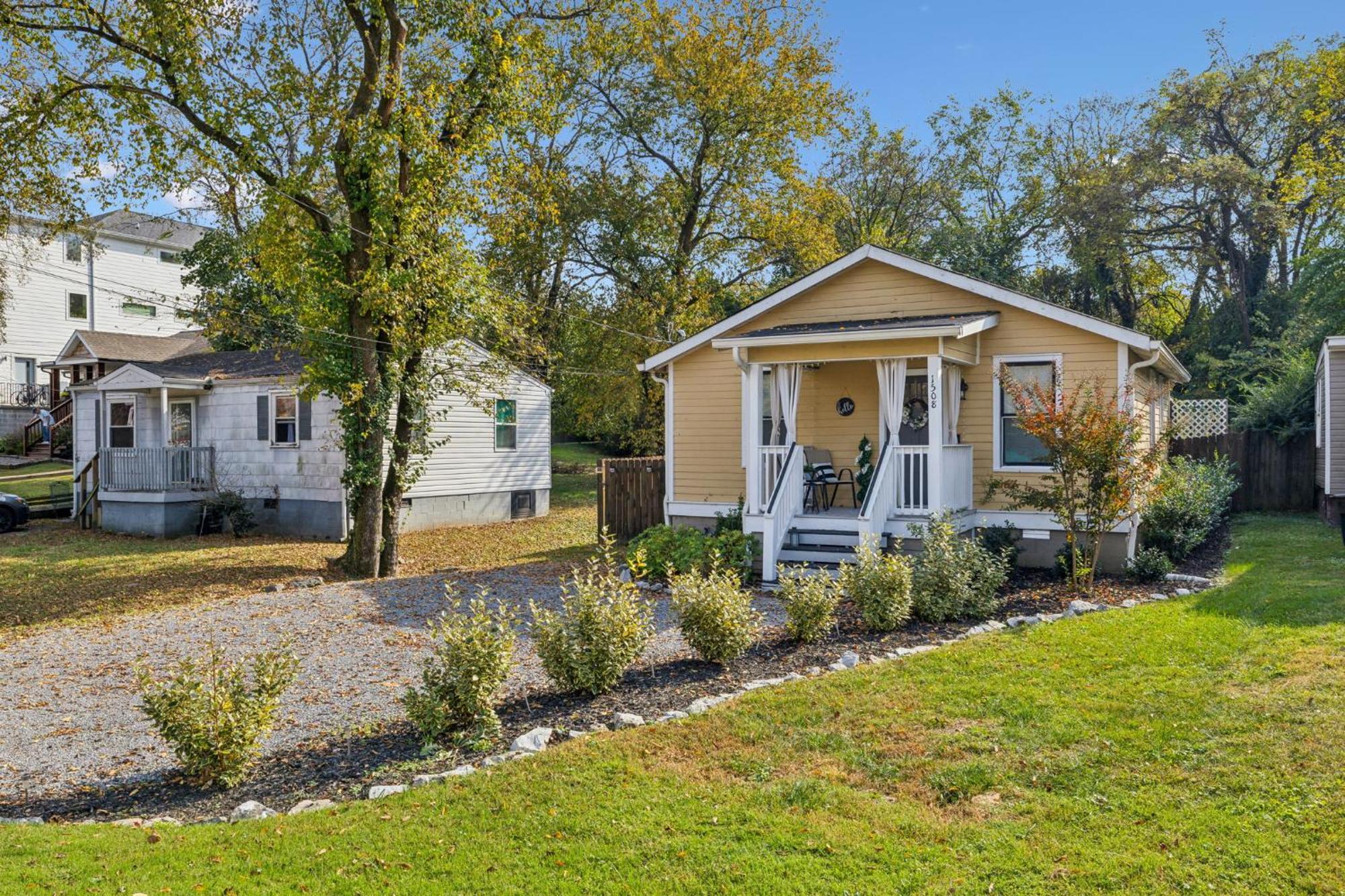 East Sweetie Near To Downtown 2 Bed 2 Bath With Fenced Yard 30 Or Days By Skyrun Nashville