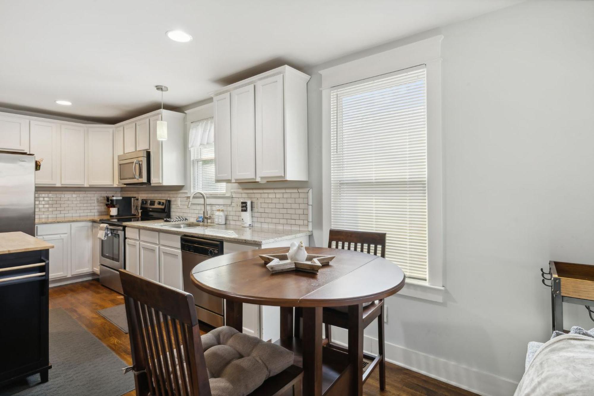 East Sweetie Near To Downtown 2 Bed 2 Bath With Fenced Yard 30 Or Days By Skyrun Nashville