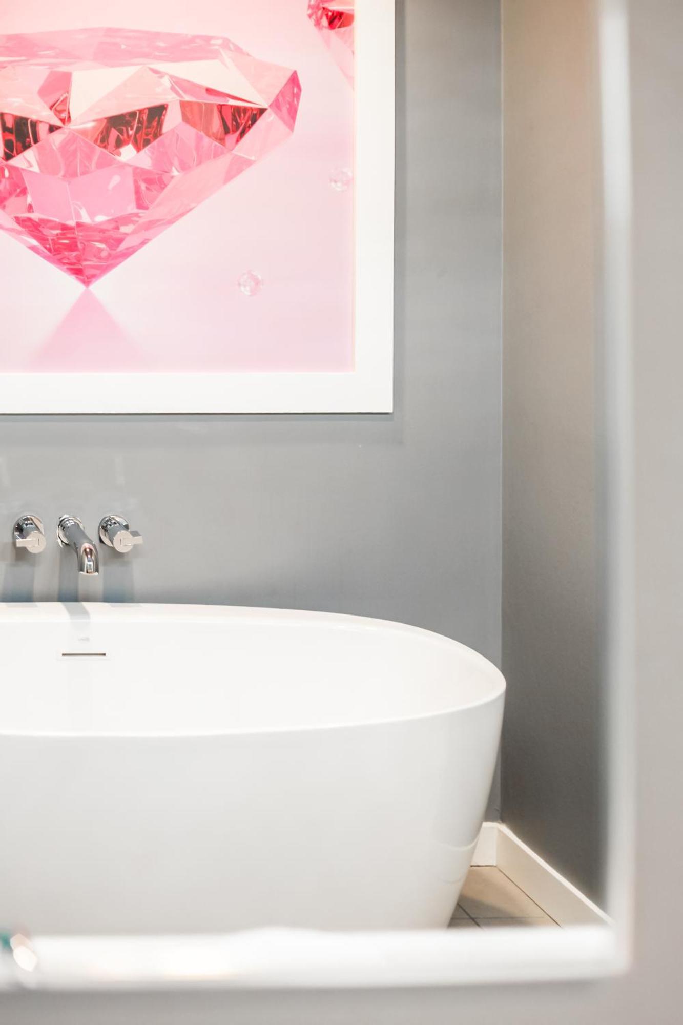 Diamonds Are Forever Bridal In Downtown Nash Walk To Broadway, Heated Pool, Gym, Parking Nashville