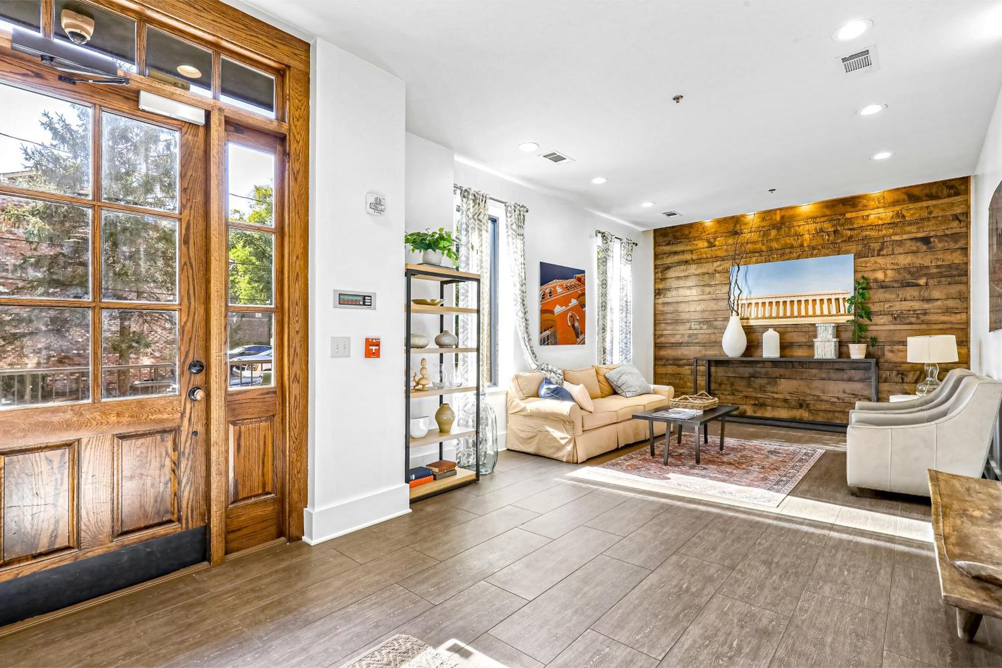 Urban Escape Apartment *