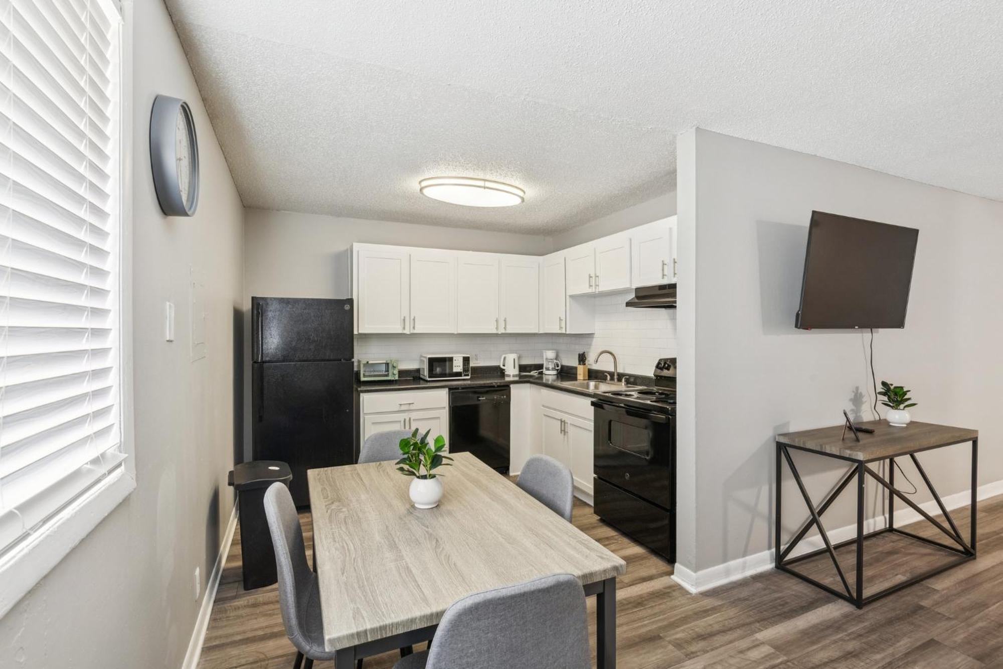 Avery D9 I Comfy 2 Bed 1 Bath