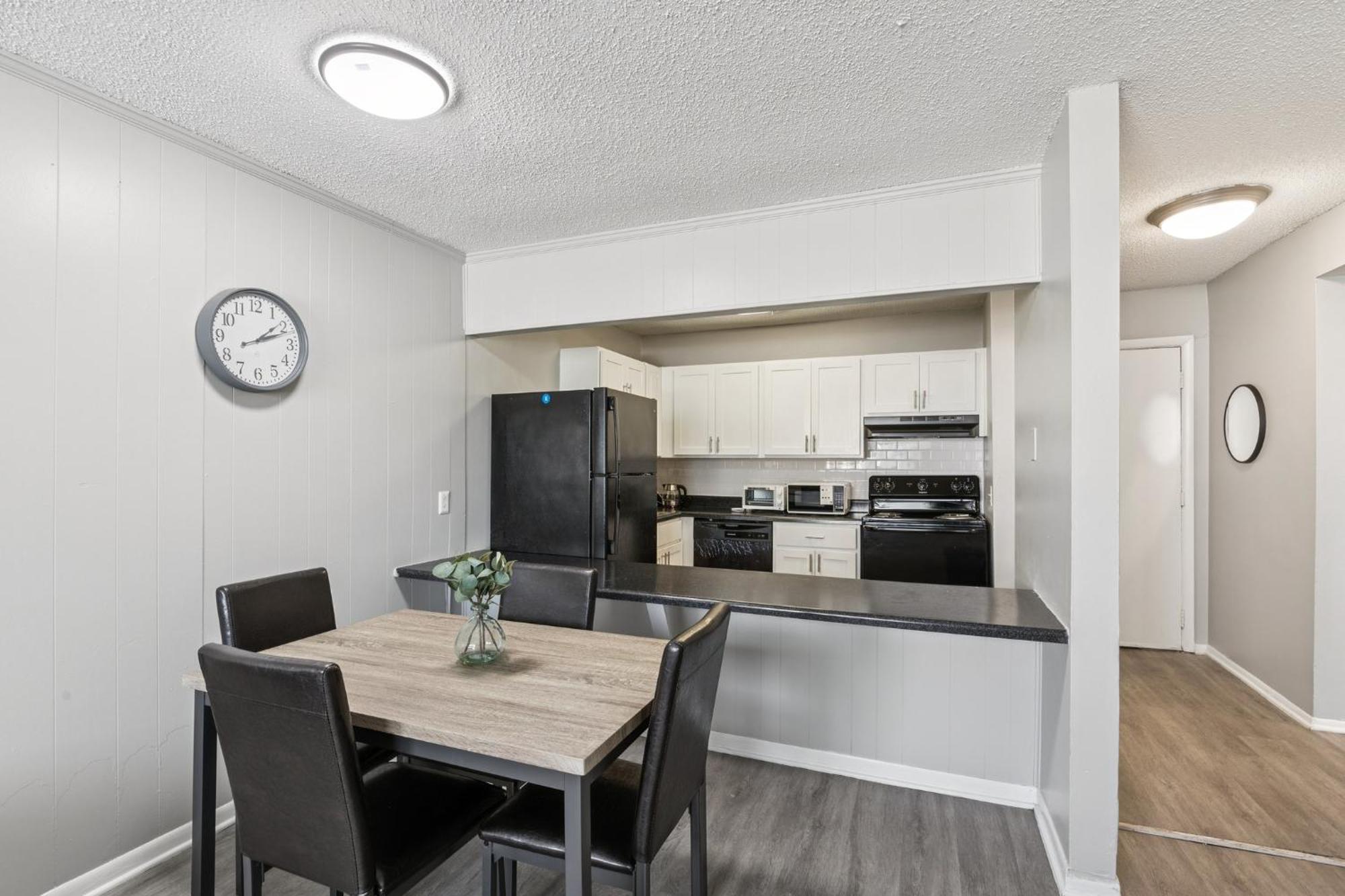 Avery A4 I Spacious 1 Bed 1 Bath * Nashville