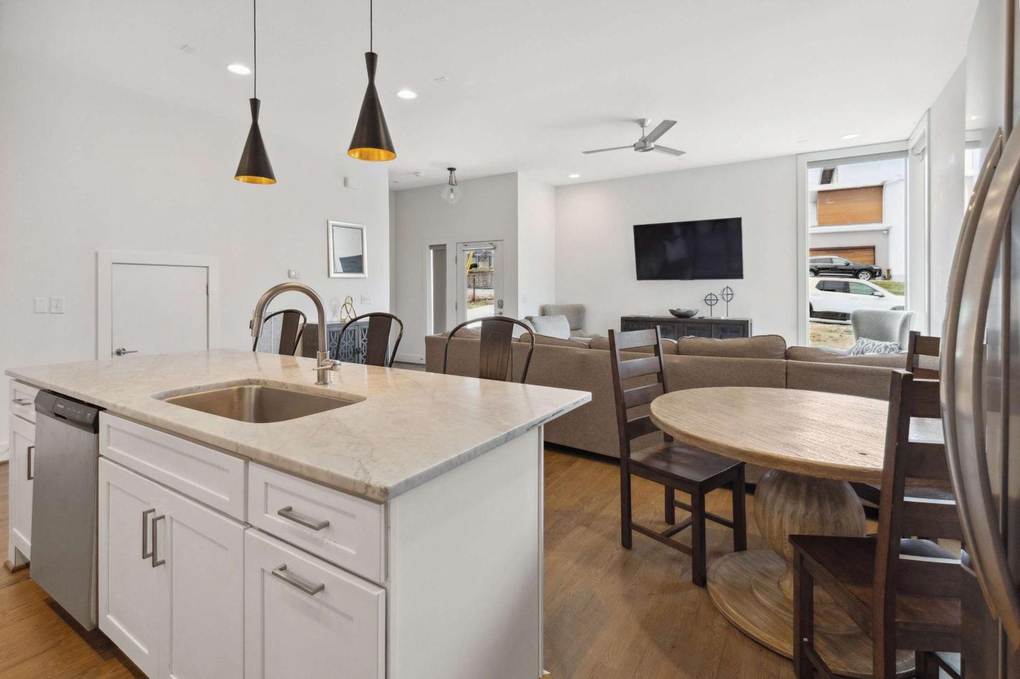 Gorgeous Home-2 Miles To Lower Broadway *