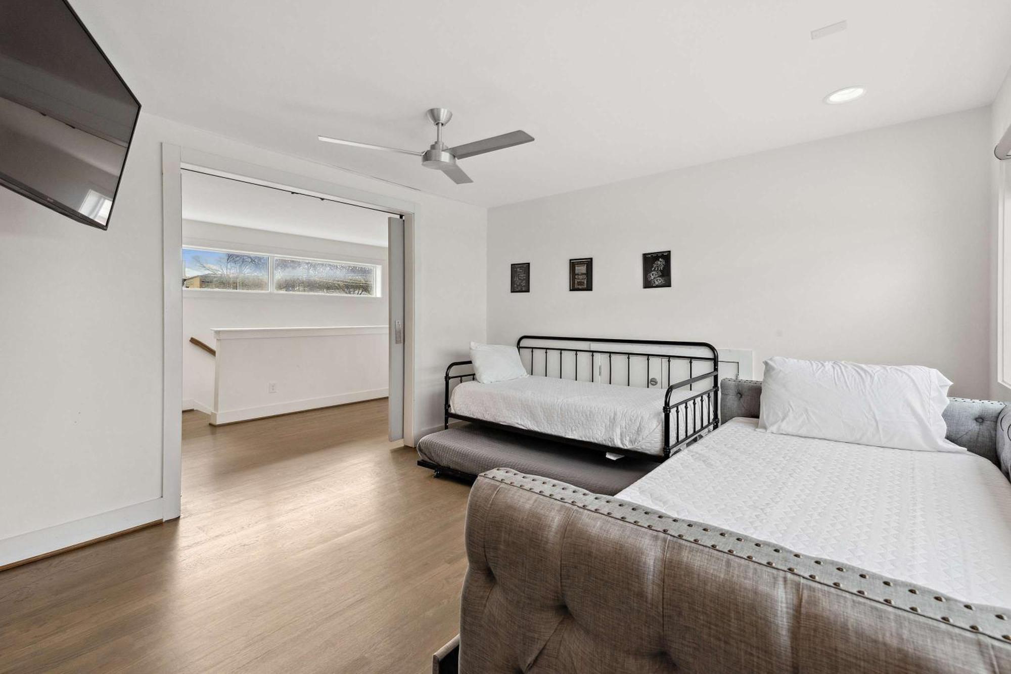 Holiday home Gorgeous Home-2 Miles To Lower Broadway *