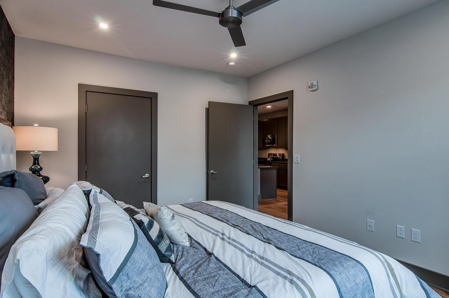 The Houston Flat - Monthly Furnished Rental! By Local Holiday home *