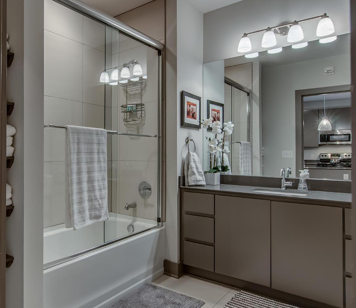 The Houston Flat - Monthly Furnished Rental! By Local Nashville
