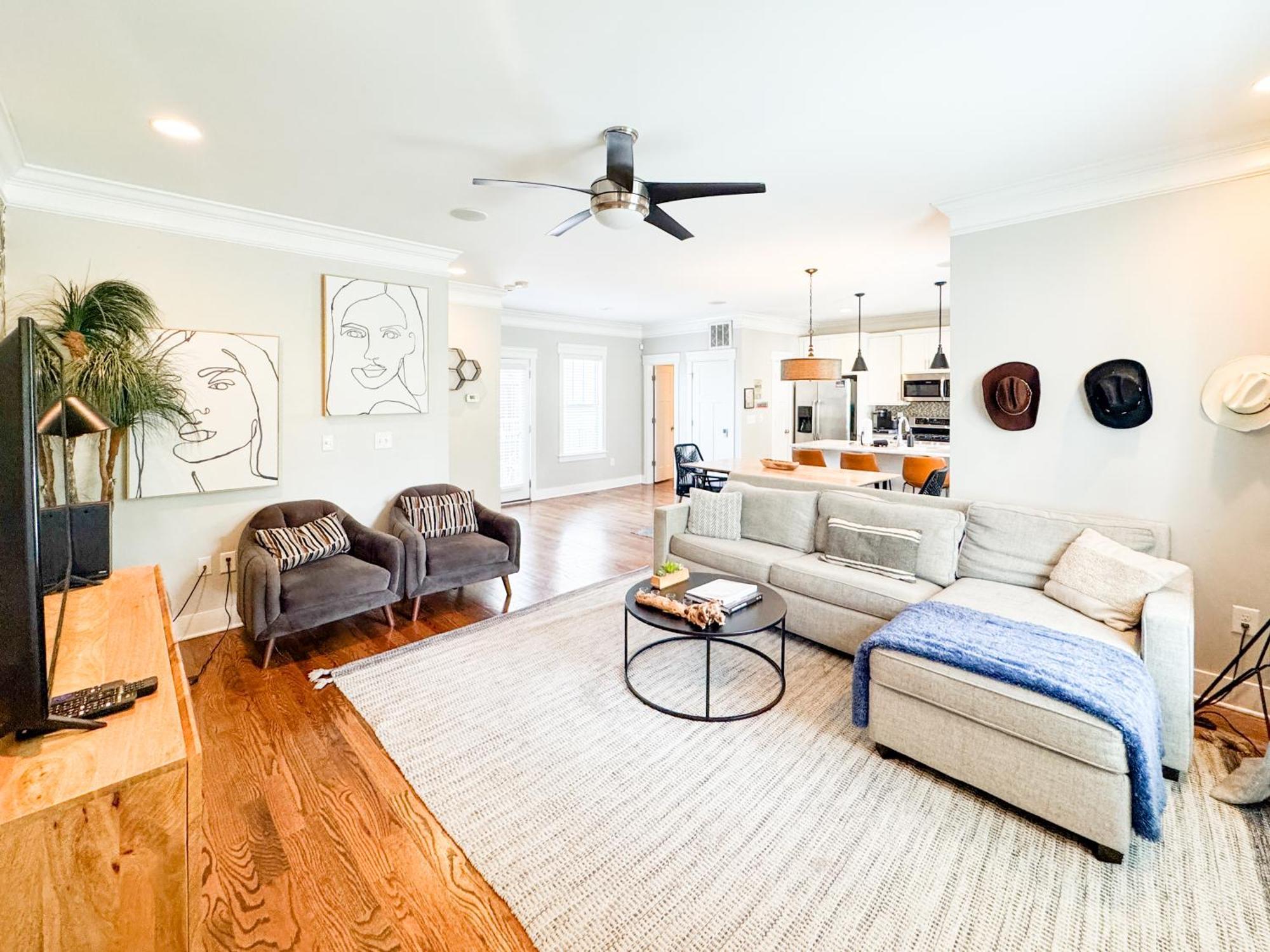 Belmont And Broadway Great For Groups * Nashville