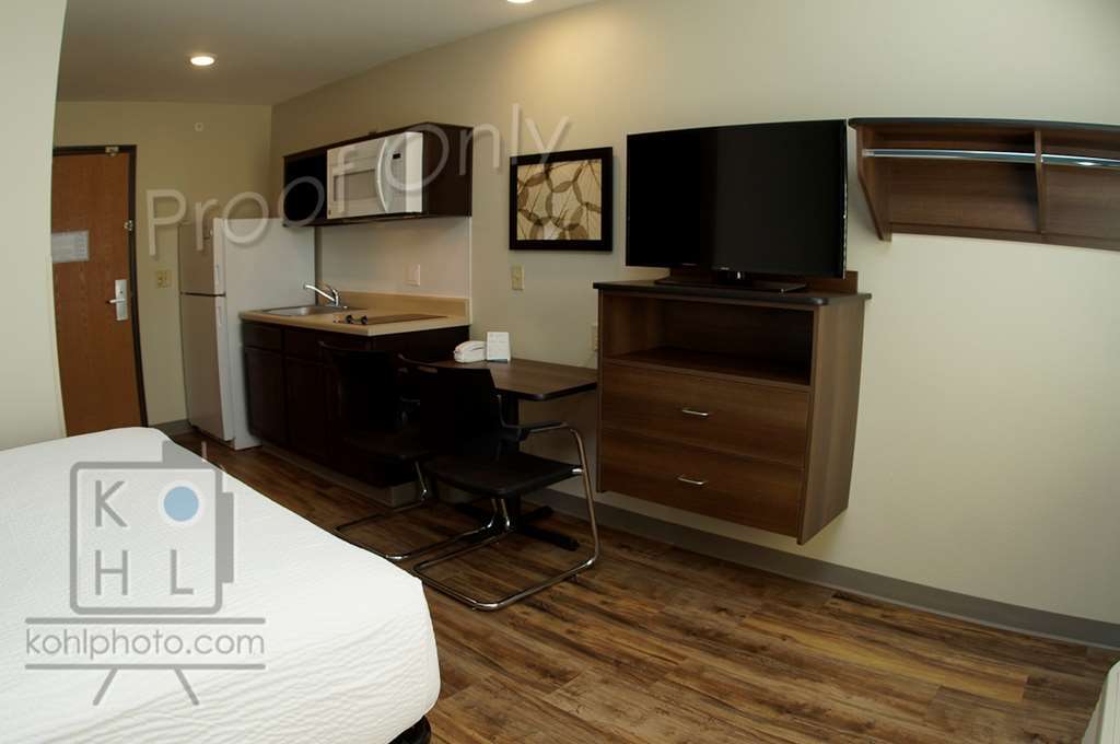 Woodspring Airport Hotel