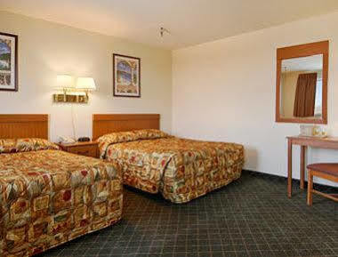 Hotel Super 8 By Wyndham Nashville/ Dntn/ Opryland Area