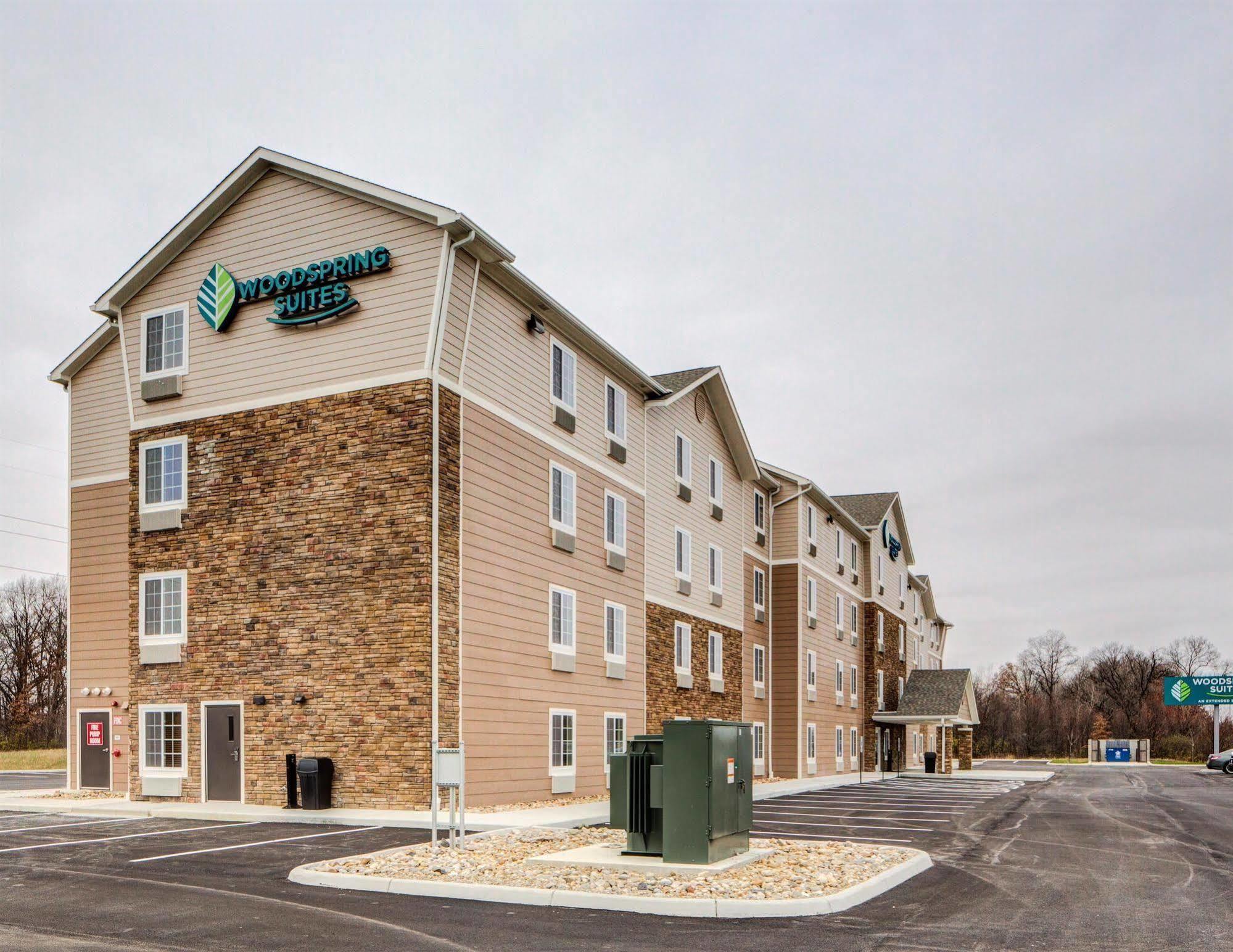 Hotel Woodspring Airport 2*