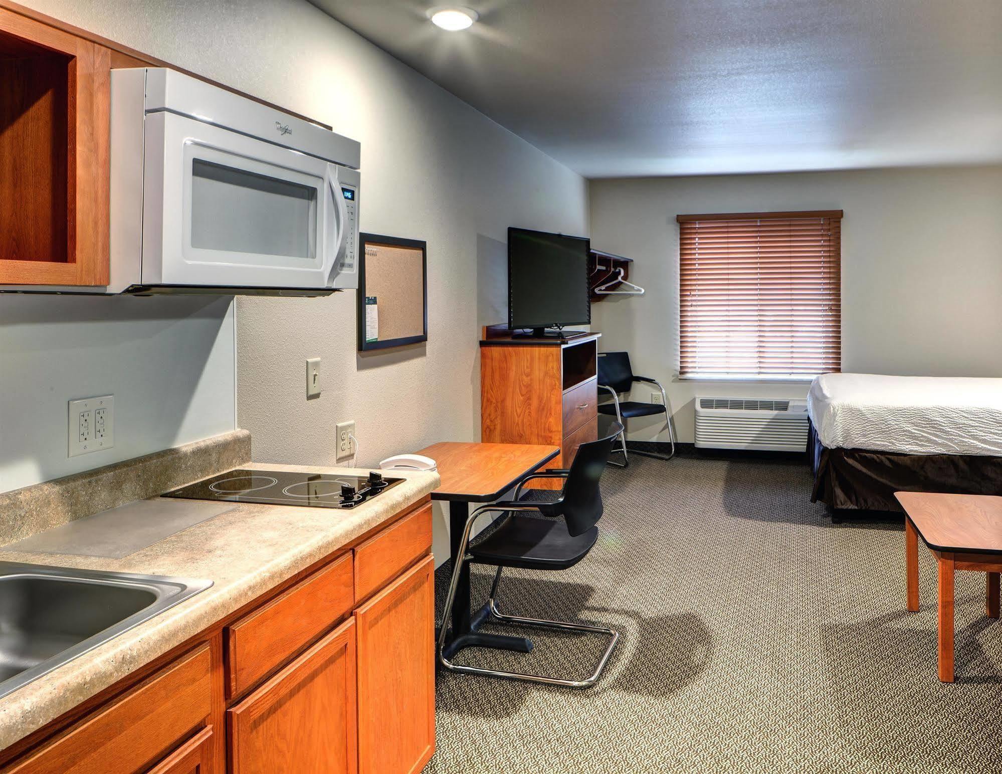 Hotel Woodspring Airport