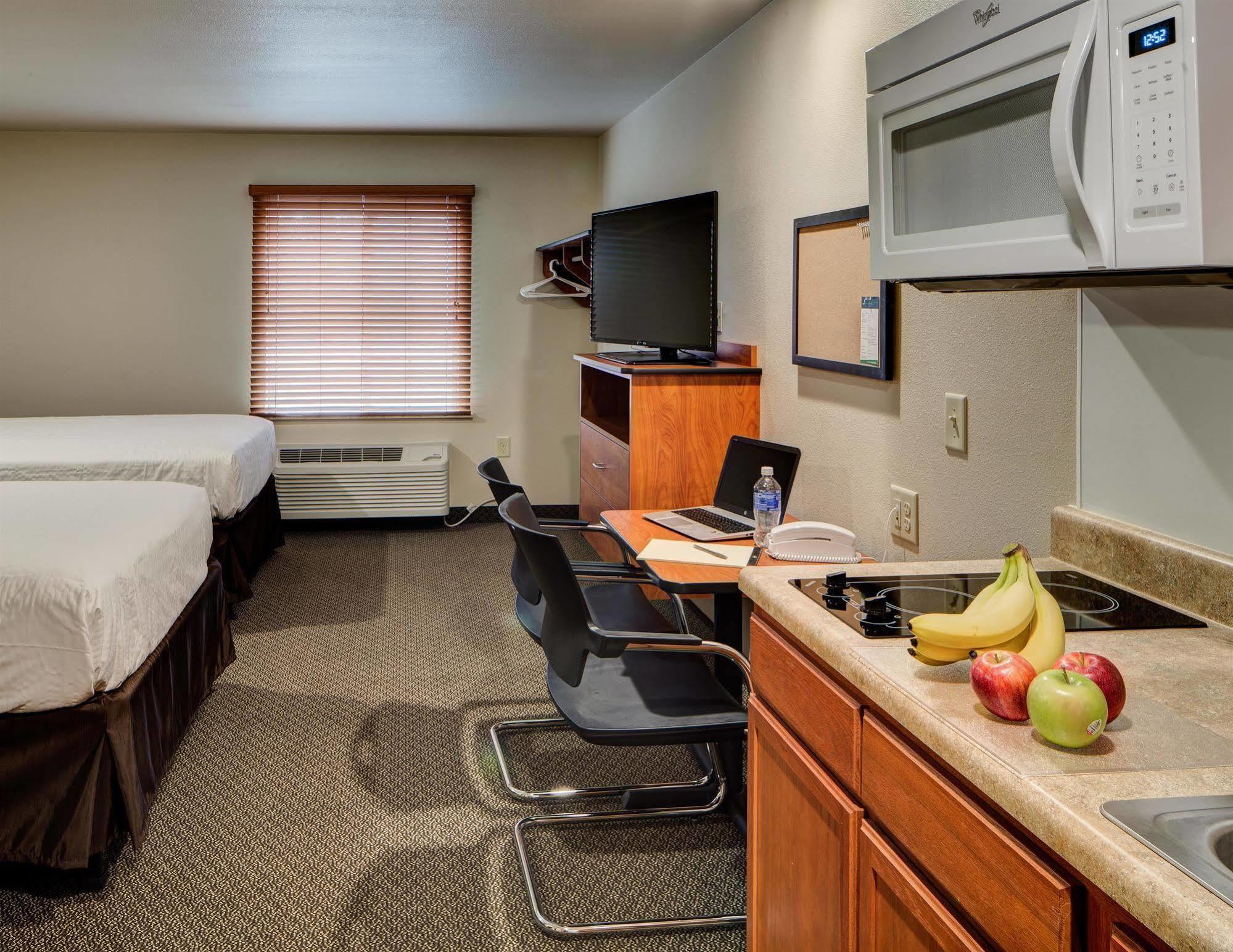 Hotel Woodspring Airport