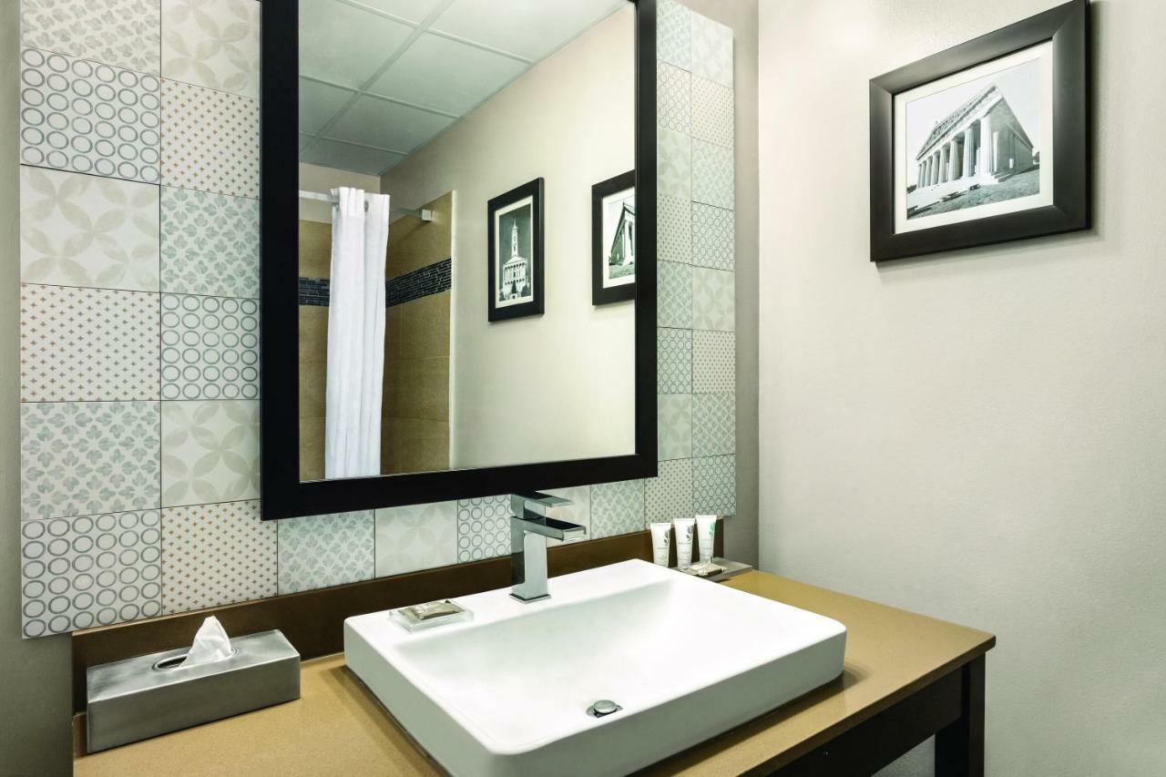 Country & By Radisson, Airport East, Tn 3* Nashville