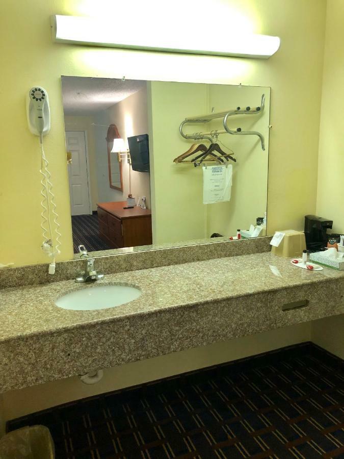 Days By Wyndham Downtown-nashville West Trinity Lane Hotel