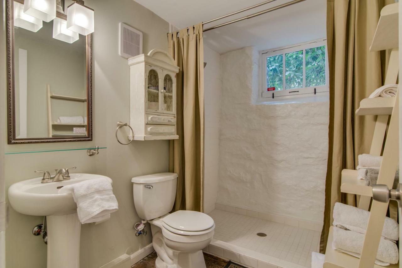 Bed & Breakfast Caroline House Historic