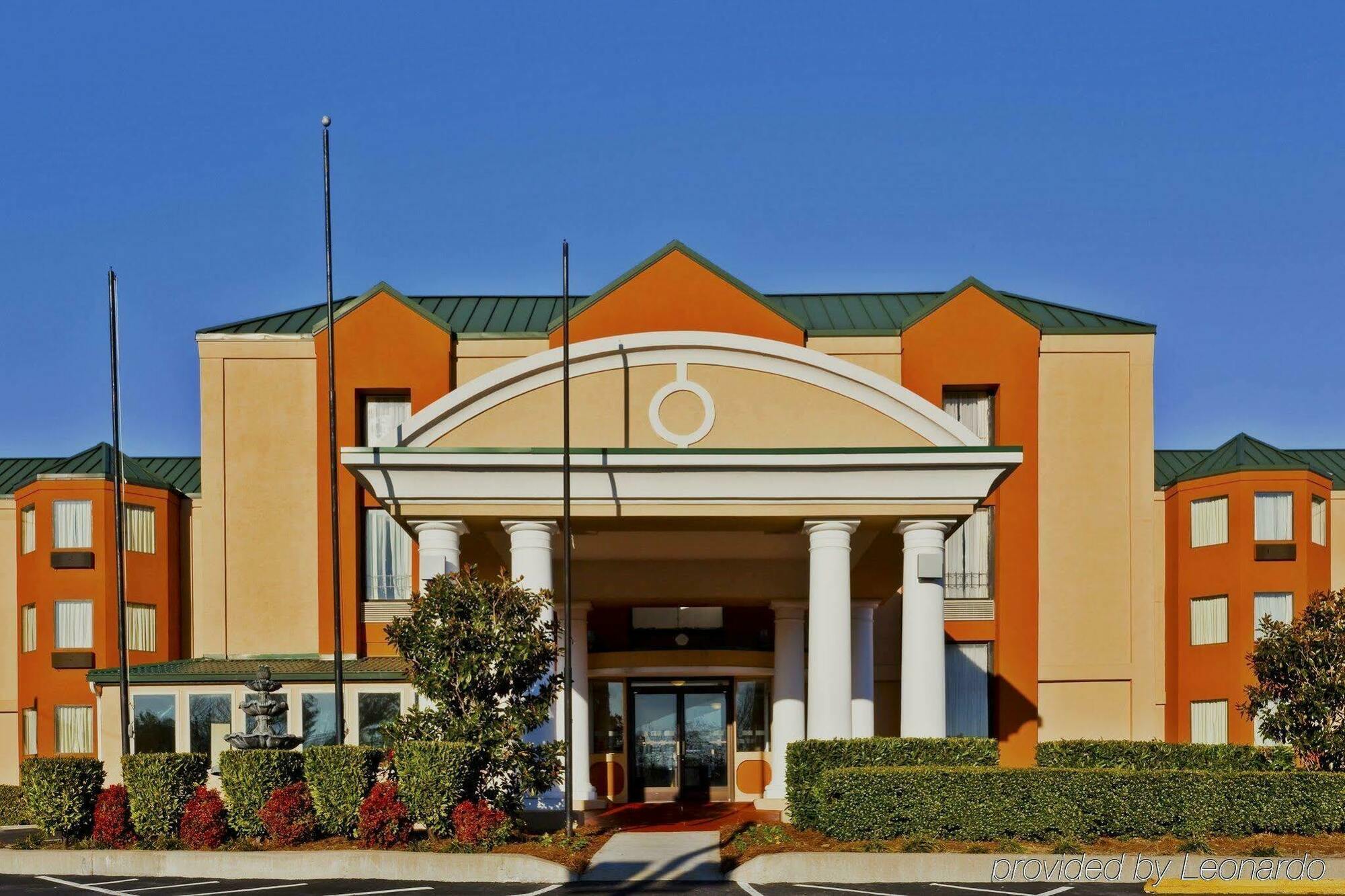 Holiday Express & Nashville-i-40 & I-24 Hotel 3*