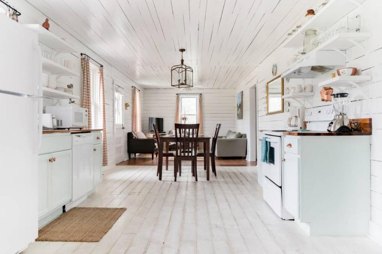 Bed & Breakfast Natchez Trace Nestled In The Hills *