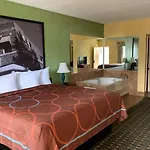 Super 8 By Wyndham Nashville Near Downtown / I-40