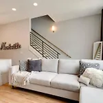 3Bd -Rooftop Escape- Steps From The Gulch Fun