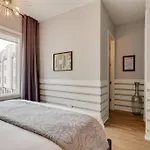 3Bd -Rooftop Escape- Steps From The Gulch Fun