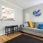 Downtown 1Br Condo With Full Kitchen, Pet-Friendly