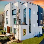 Doralee By Avantstay Rooftop Mins From Downtown Dolly Parton Theme