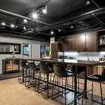 Contemporary Suite 6Br By Maddox Hotel