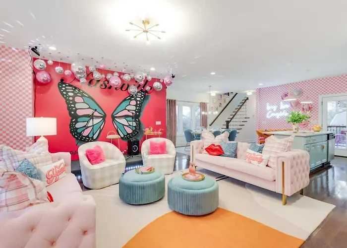 Butterfly Bnb~Modern Luxury~Giant Rooftop~9Min Dt