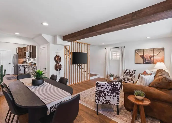 Vibrant Multi Condo Building That Sleeps 48 With 7 Units