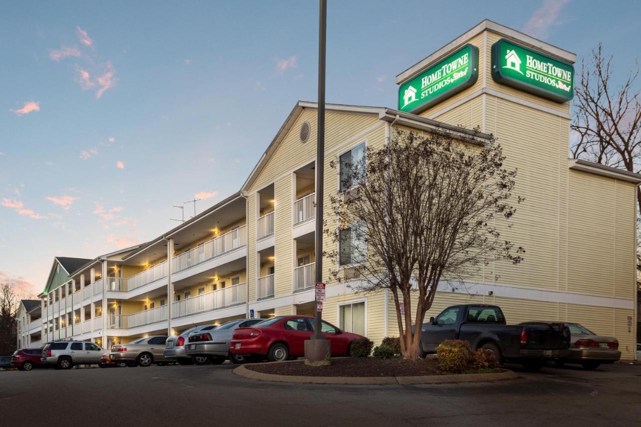 Motel Hometowne By Red Roof - Airport/briley Pkwy