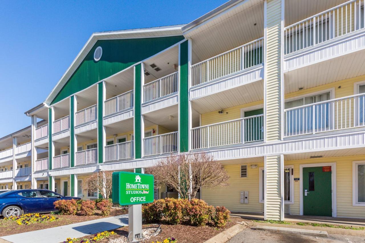 Motel Hometowne By Red Roof - Airport/briley Pkwy