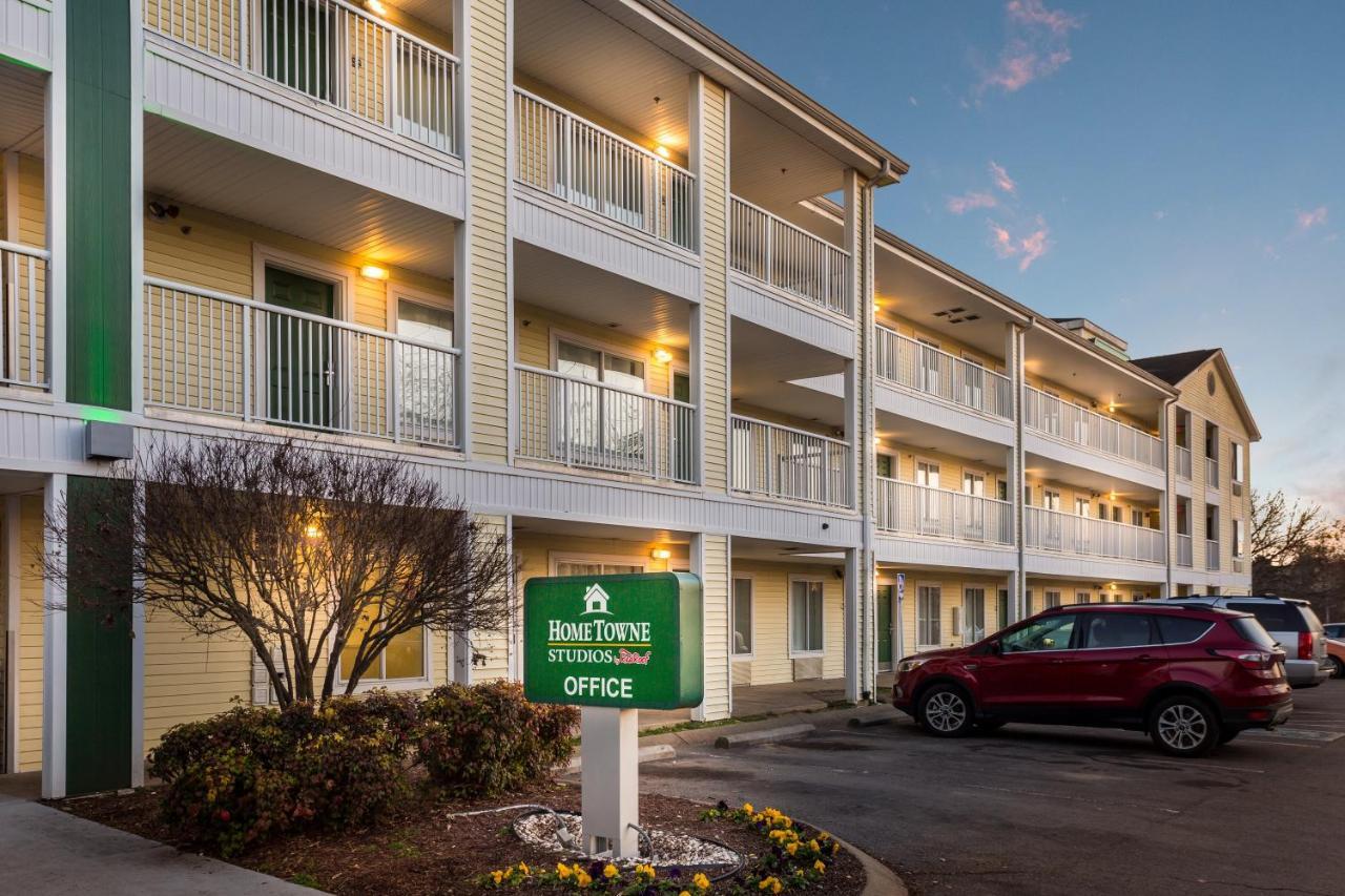 Hometowne By Red Roof - Airport/briley Pkwy Motel
