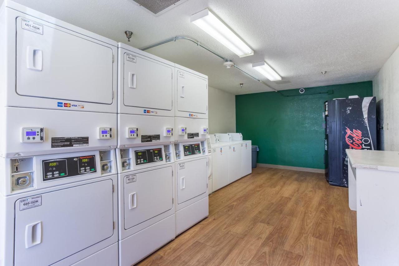 Motel Hometowne By Red Roof - Airport/briley Pkwy Nashville