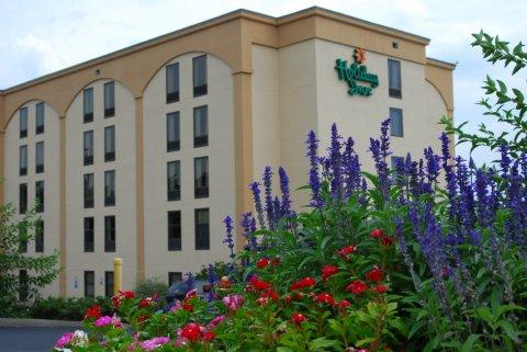 Express & Southeast - Antioch By Ihg Hotel