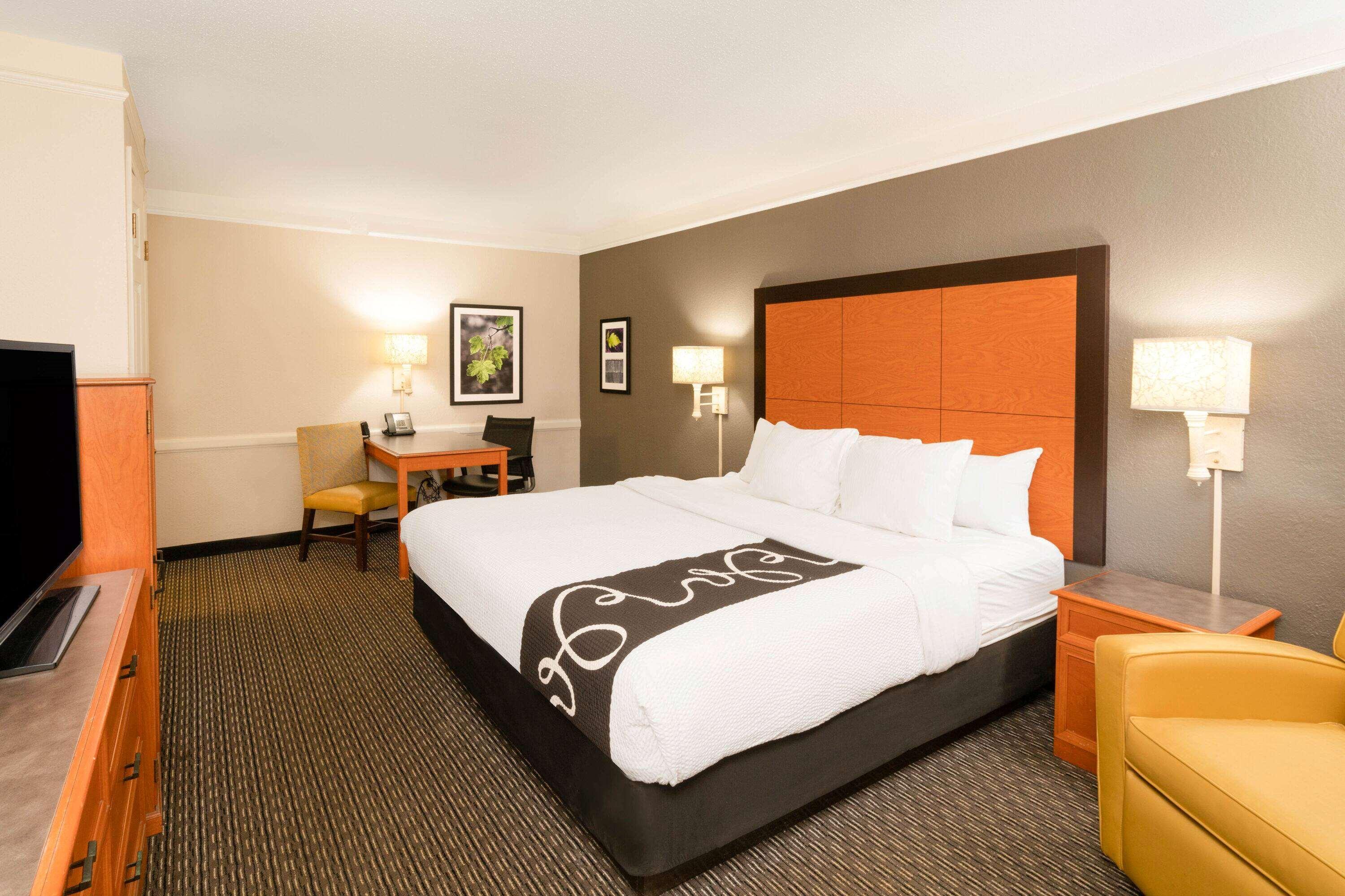 Hotel La Quinta By Wyndham South 2*