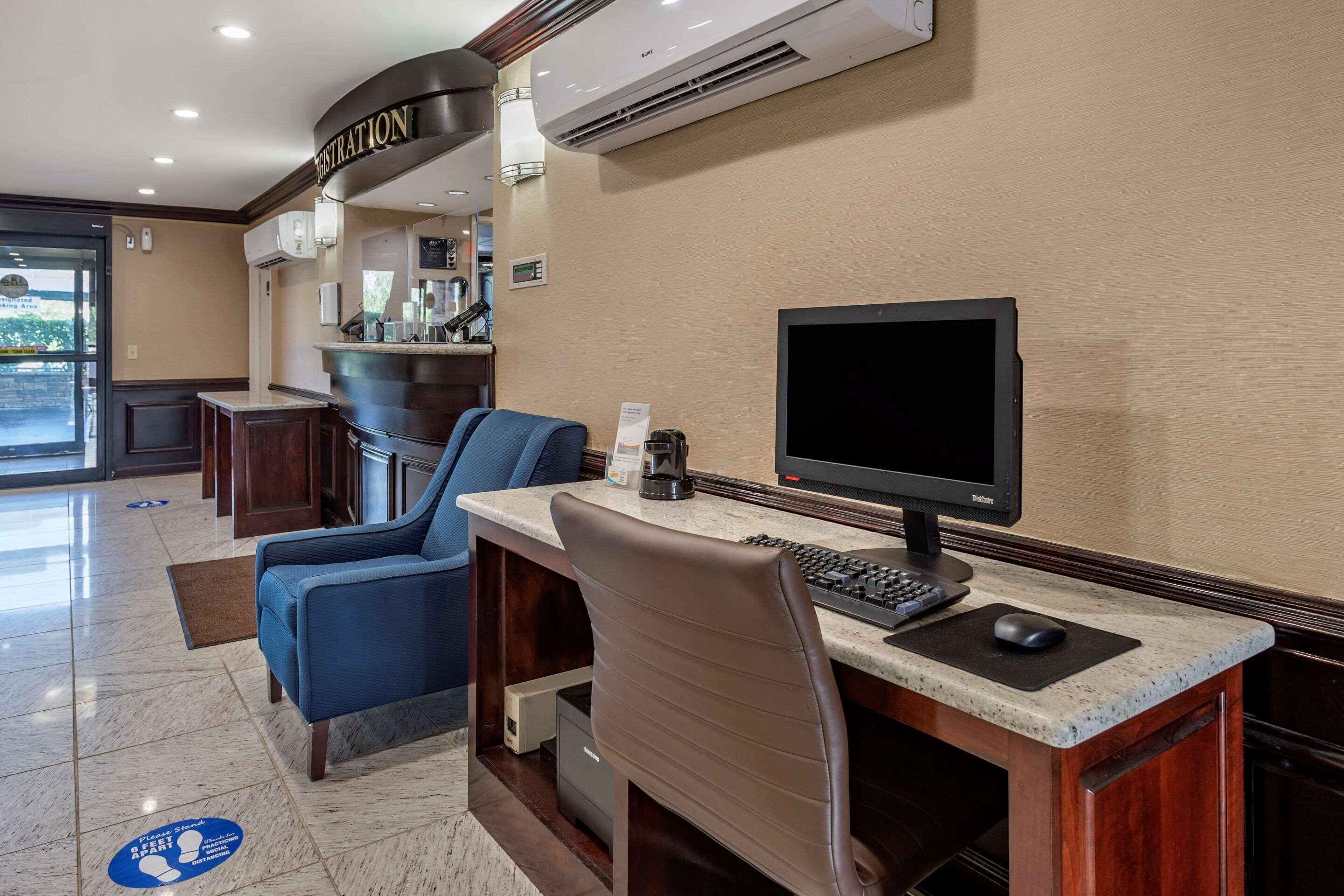 Comfort West Inn 2*