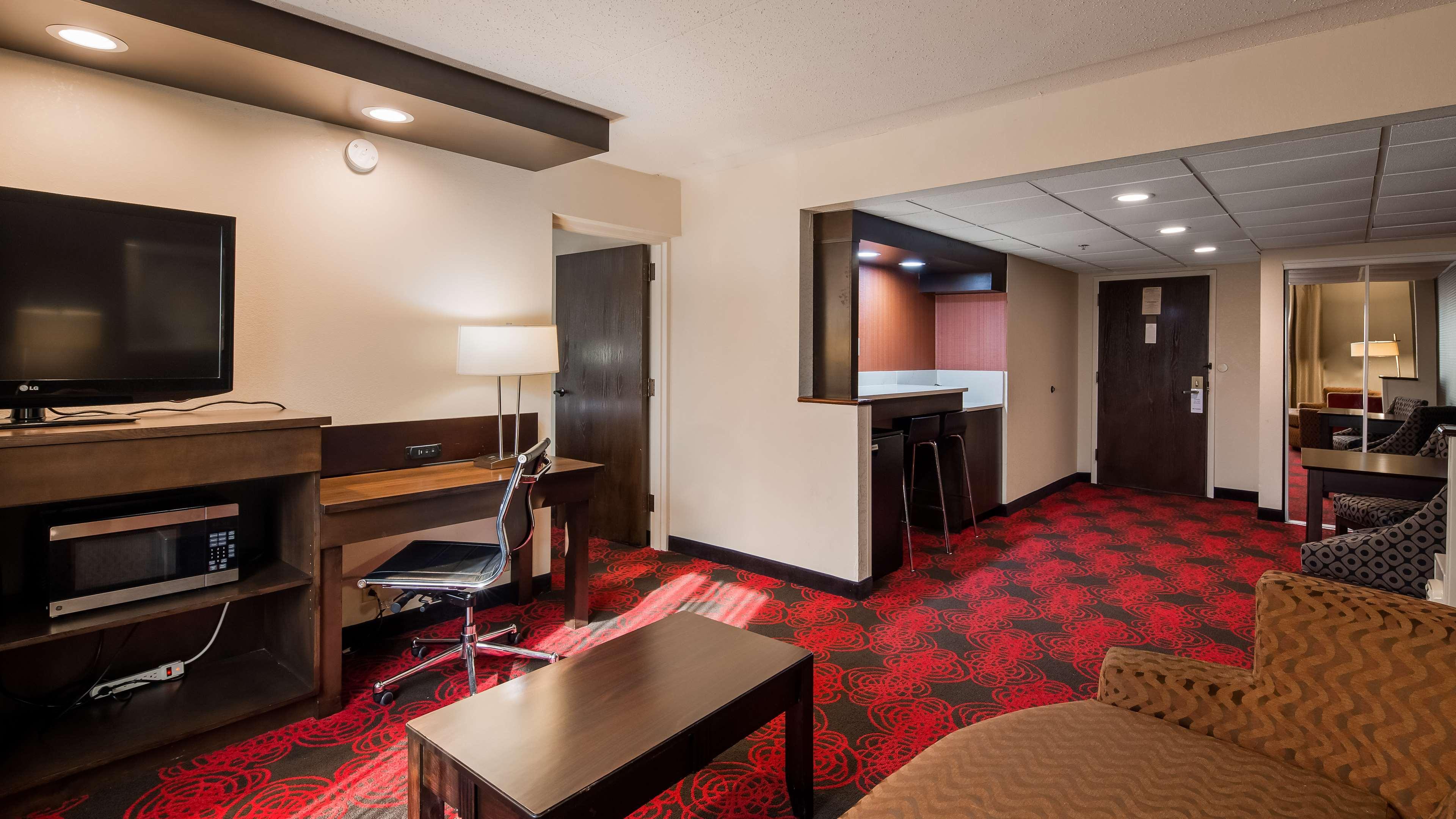 Hotel Western Near Opryland 3*