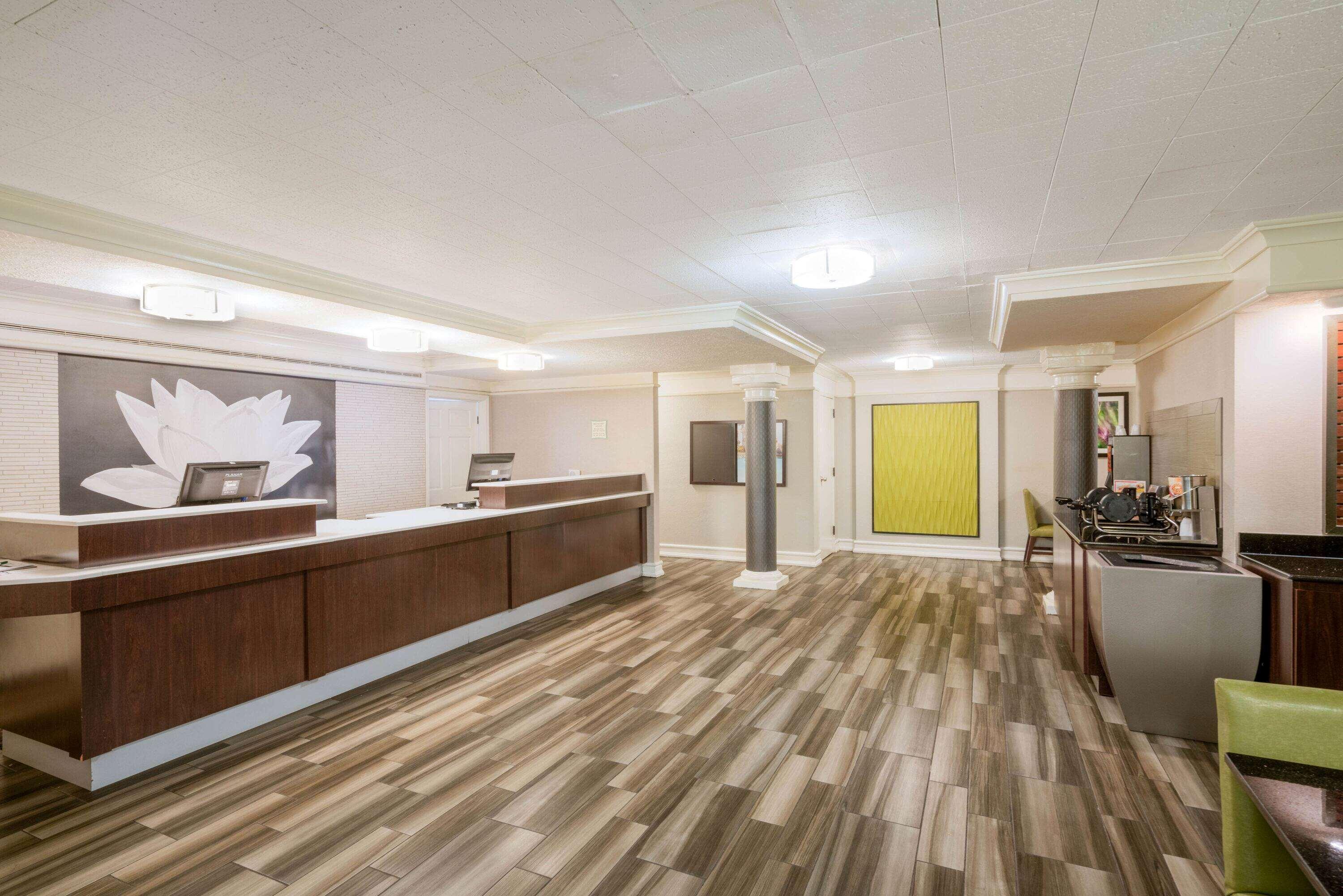Hotel La Quinta By Wyndham South 2*