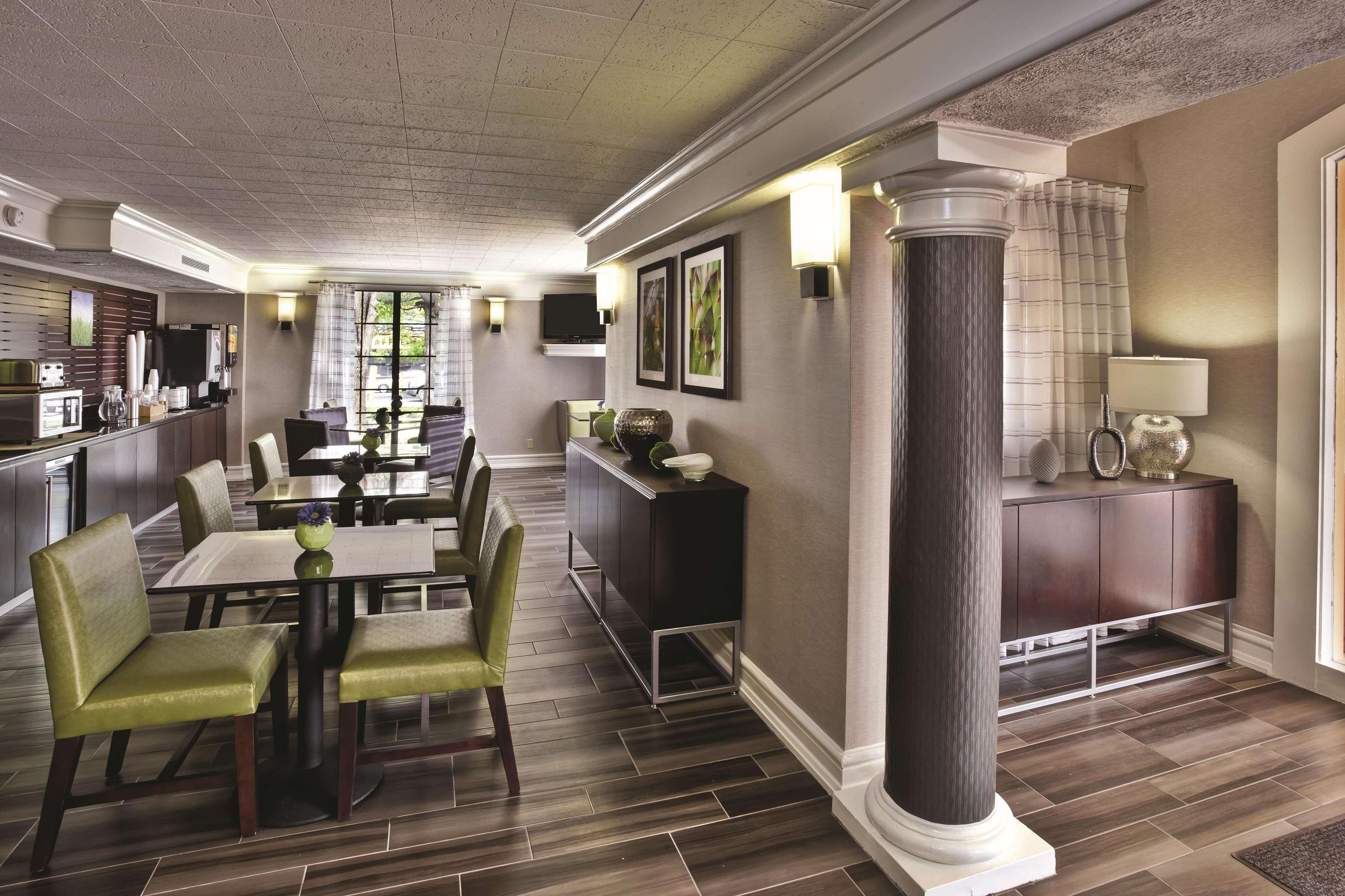 Hotel La Quinta By Wyndham South 2*