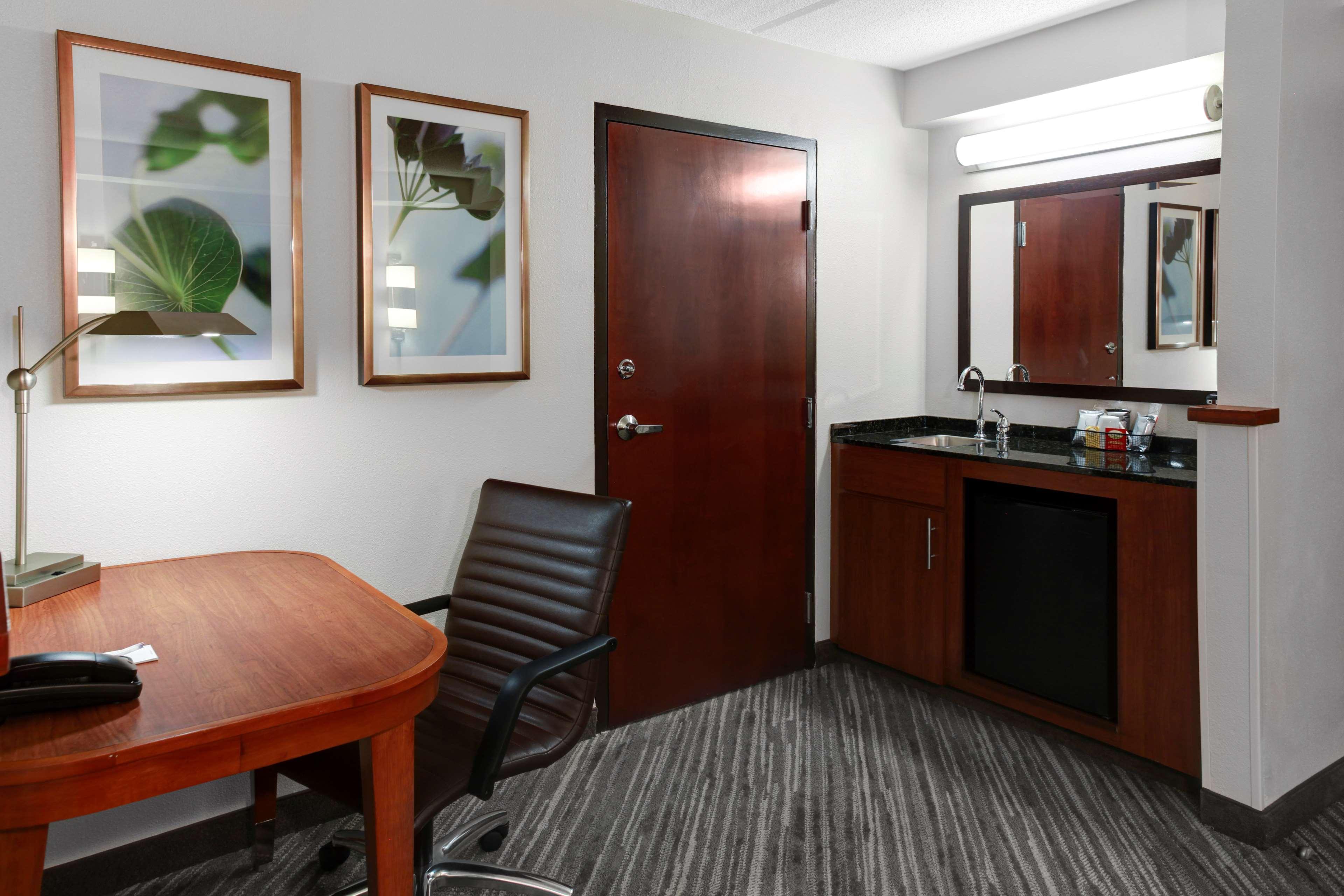 Hyatt Place Opryland Hotel