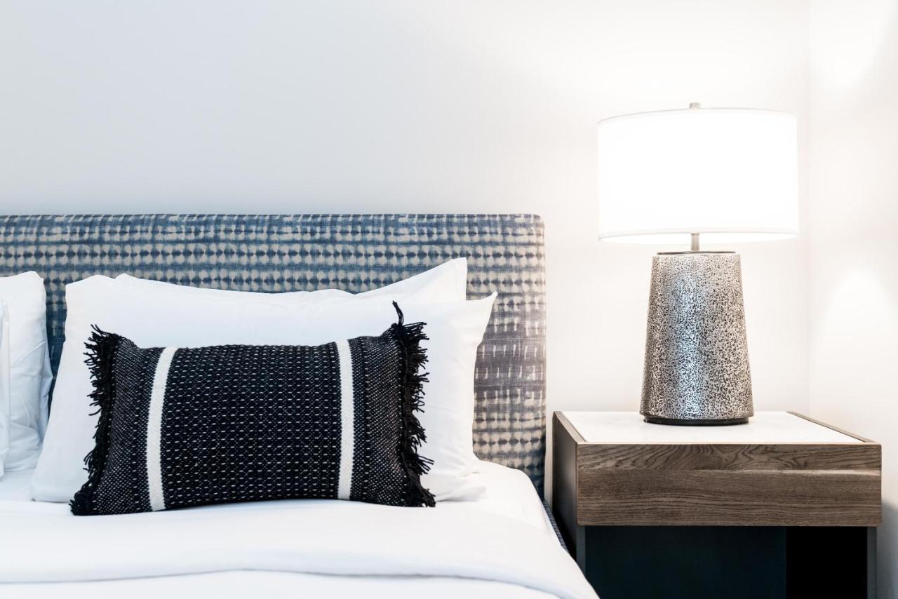 Cozysuites Music Row Stunning 2br -free Parking 50 Apartment