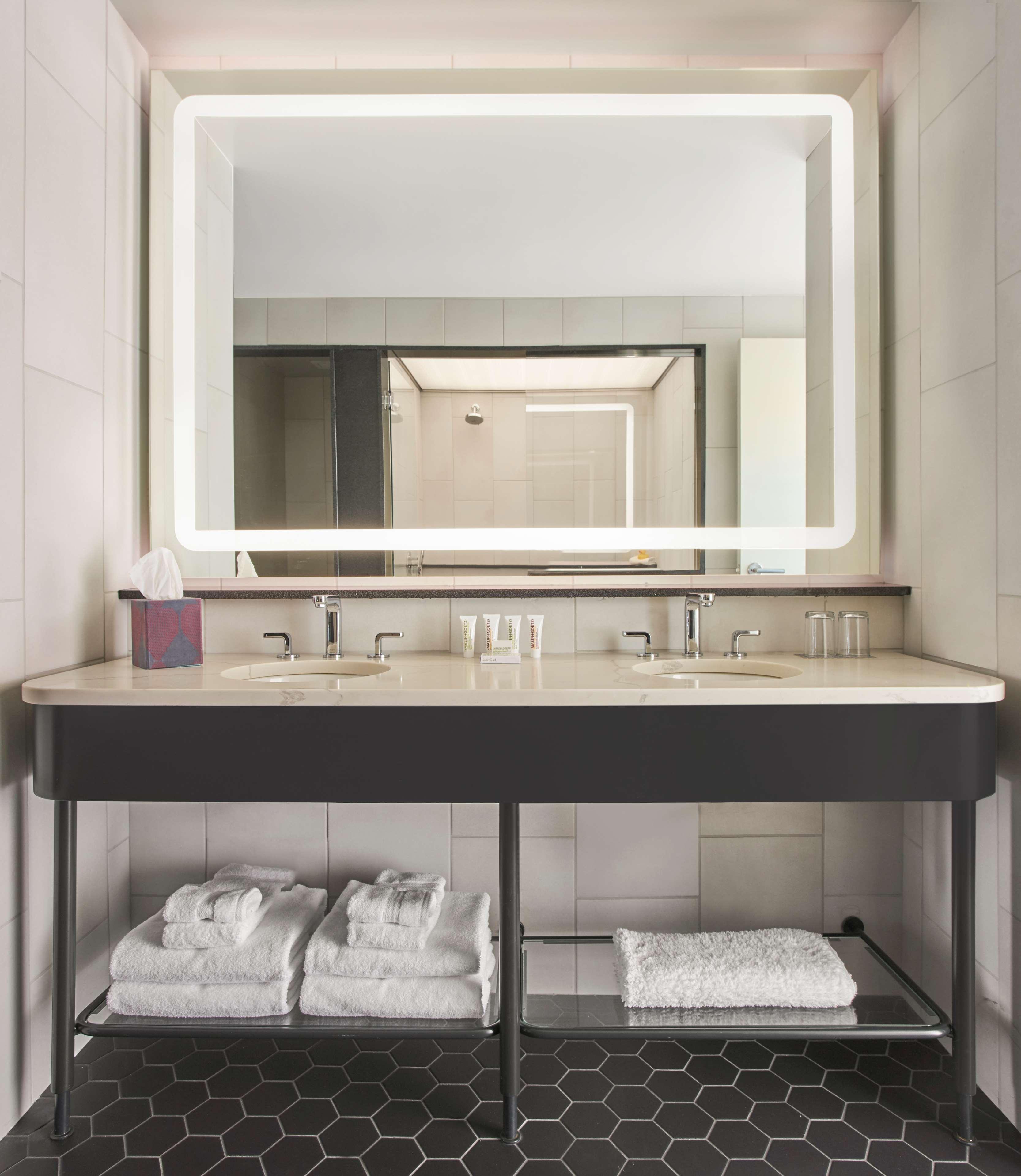 The Bankers Alley Nashville, Tapestry Collection By Hilton Hotel 4*