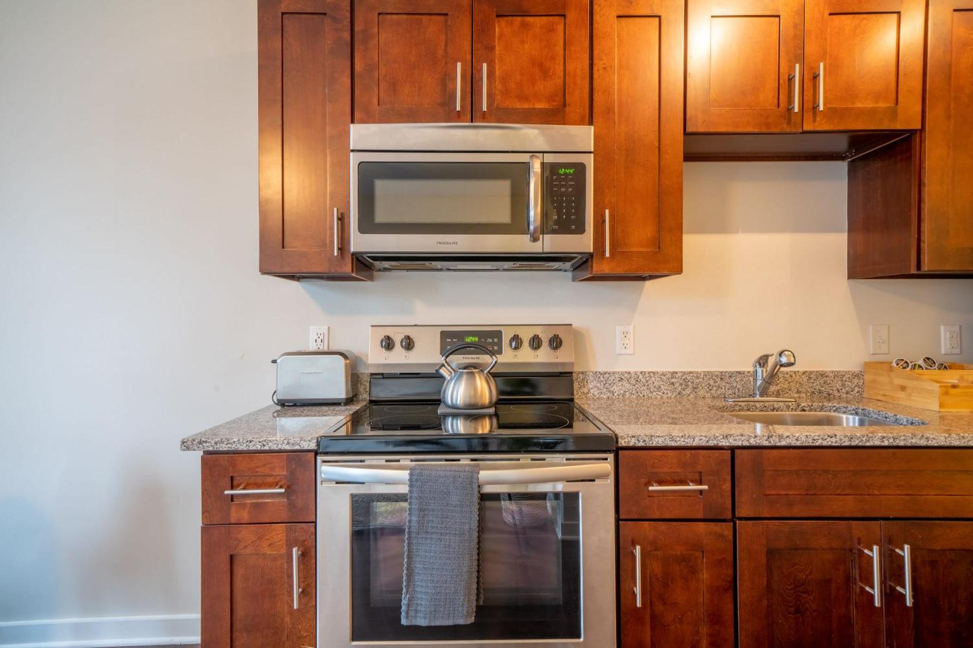 Apartment Cozysuites Musicrow Astonishing With Free Parking 23 *
