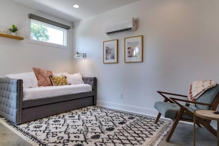 Holiday home Stylish East Retreat With Garage