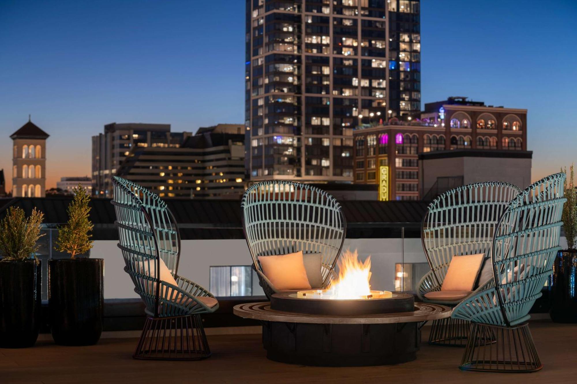 Fraye Nashville, Curio Collection By Hilton 4*